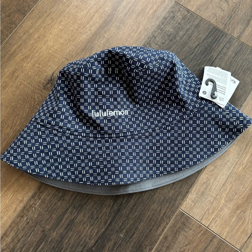 NWT lululemon bucket hat